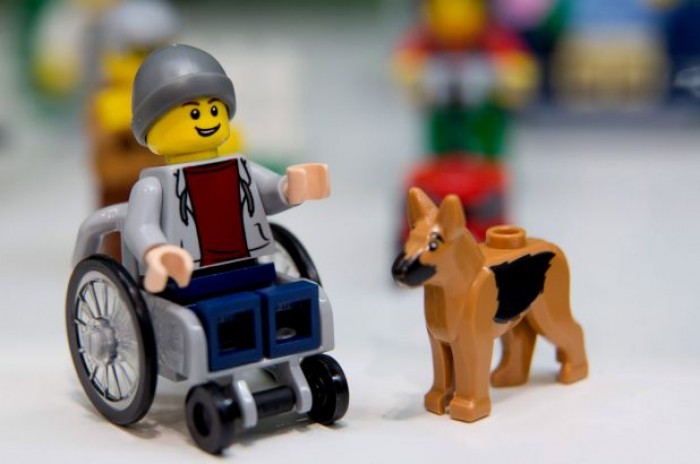 disabile sedia a rotelle lego